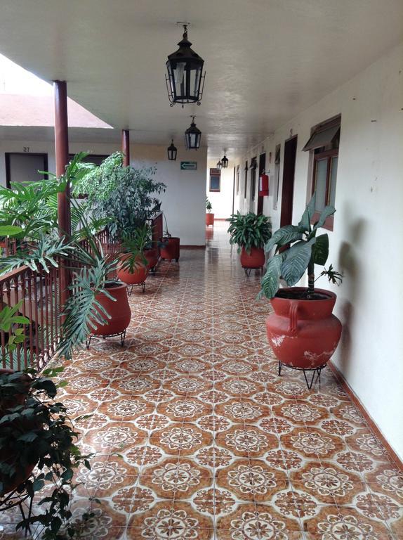 Hotel Atilanos Morelia Exteriör bild